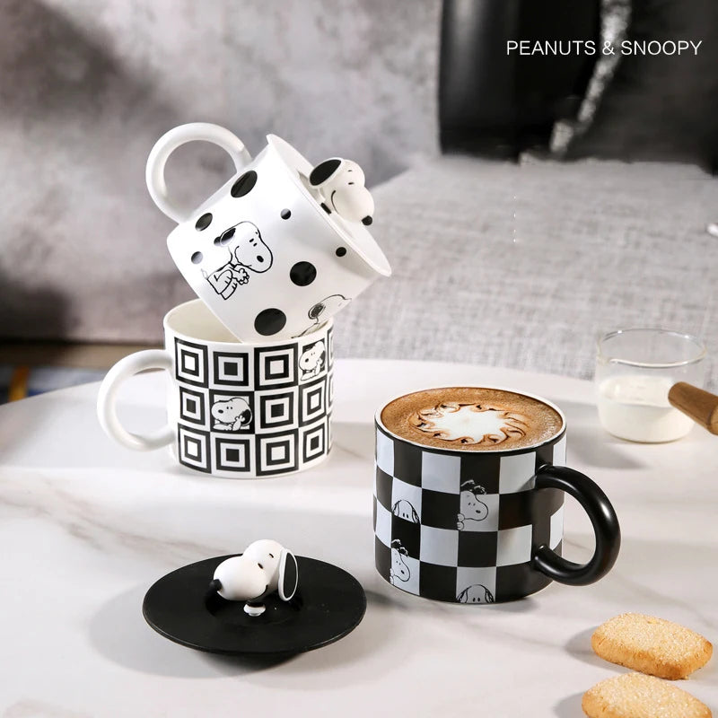 350Ml Black and White Mug With Lid Snoopy Cup