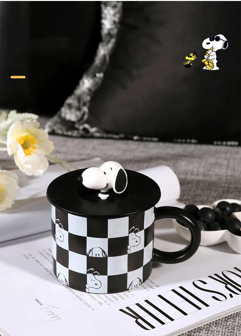 350Ml Black and White Mug With Lid Snoopy Cup