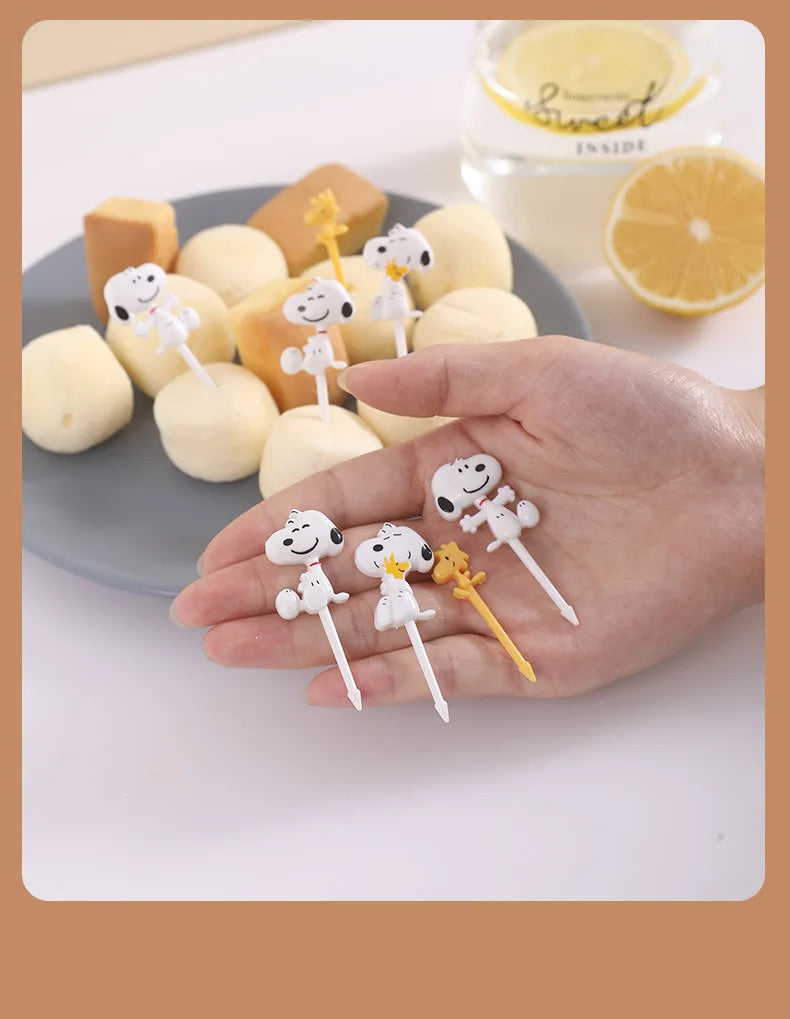 8pcs Snoopys Fruit Fork Mini Cartoon Woodstock Children Snack Dessert Food Pick Toothpick Creative Picnic Bento Party Decor Gift